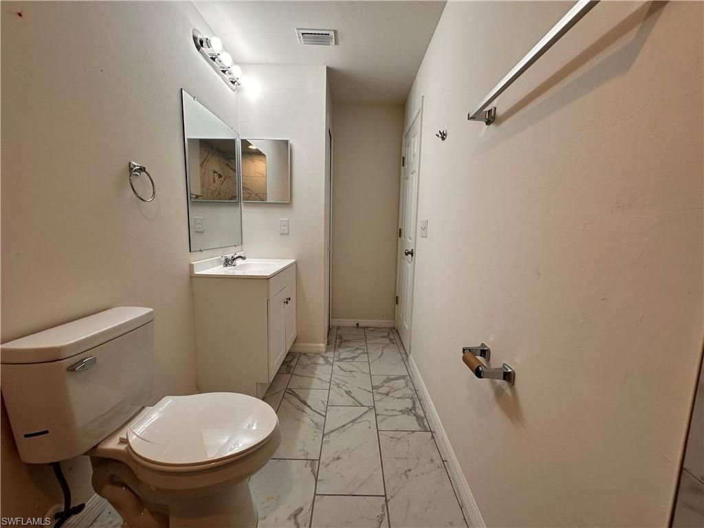 526-528 SE 4th Ter, Cape Coral, FL 33990 Photo