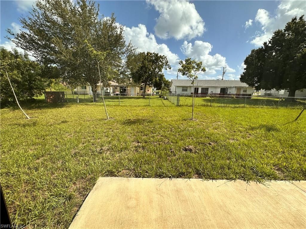 526-528 SE 4th Ter, Cape Coral, FL 33990 Photo