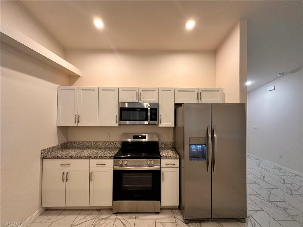 526-528 SE 4th Ter, Cape Coral, FL 33990 Photo