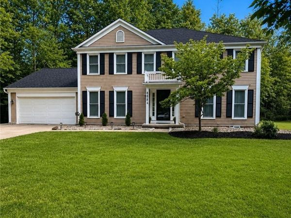 8884 Lake In The Woods Trail , Chagrin Falls, OH 44023