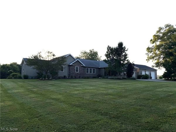 8533 Girdle Road , Middlefield, OH 44062