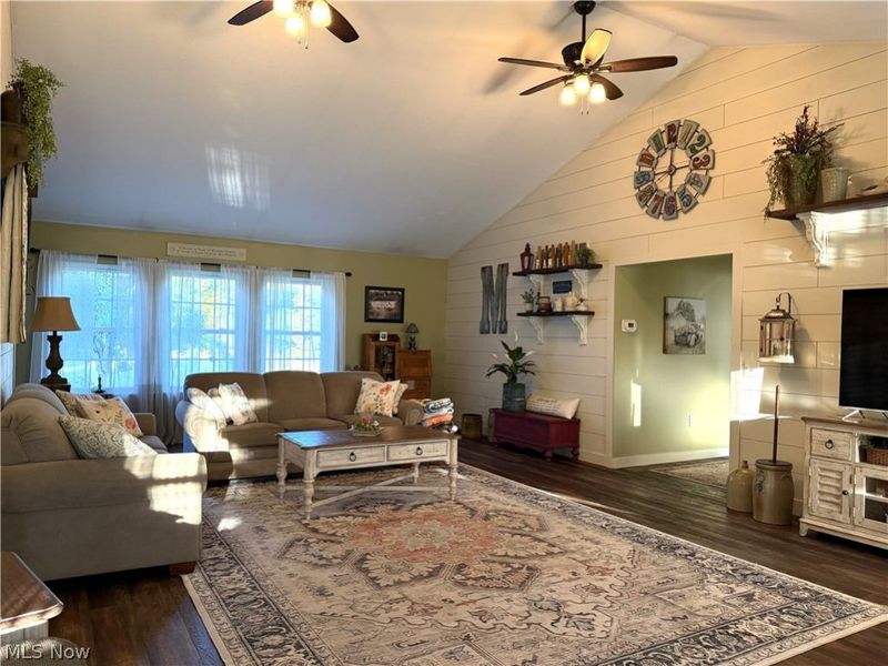 8533 Girdle Road, Middlefield, OH 44062 Photo 4
