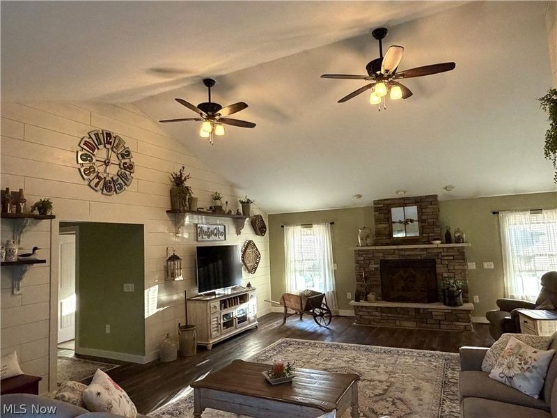 8533 Girdle Road, Middlefield, OH 44062 Photo 6