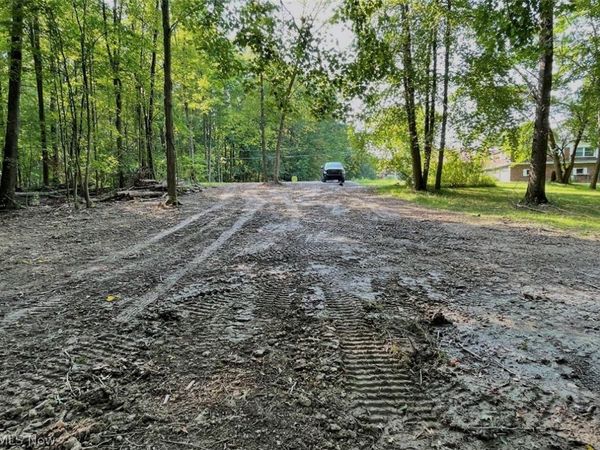 121 Lakeview Street , Lake Milton, OH 44429