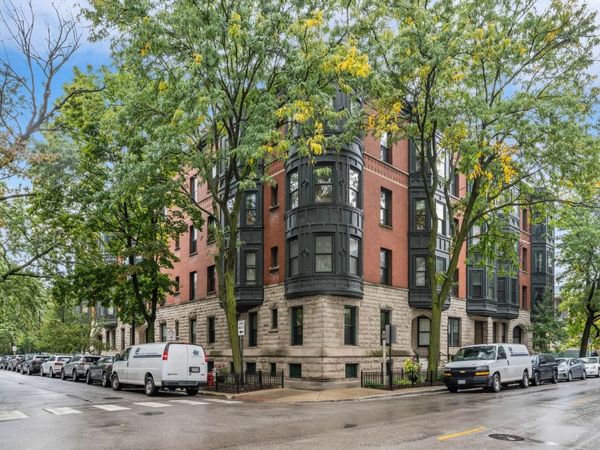 2352 N CLEVELAND Avenue , Unit 3, Chicago, IL 60614