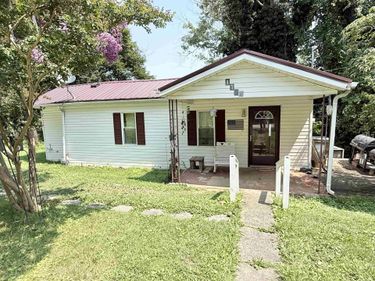 1157 Hash Ridge Road, Barboursville, WV 25504