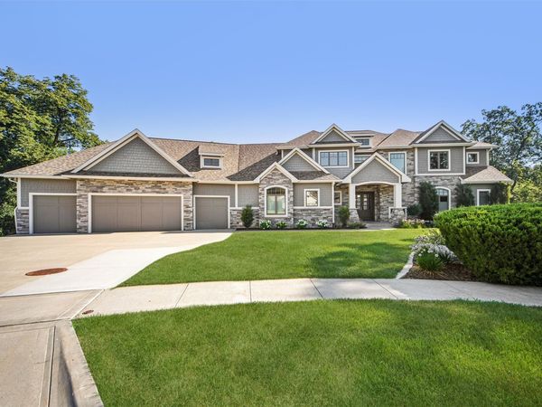 6211 Enclave Circle, Johnston, IA 50131
