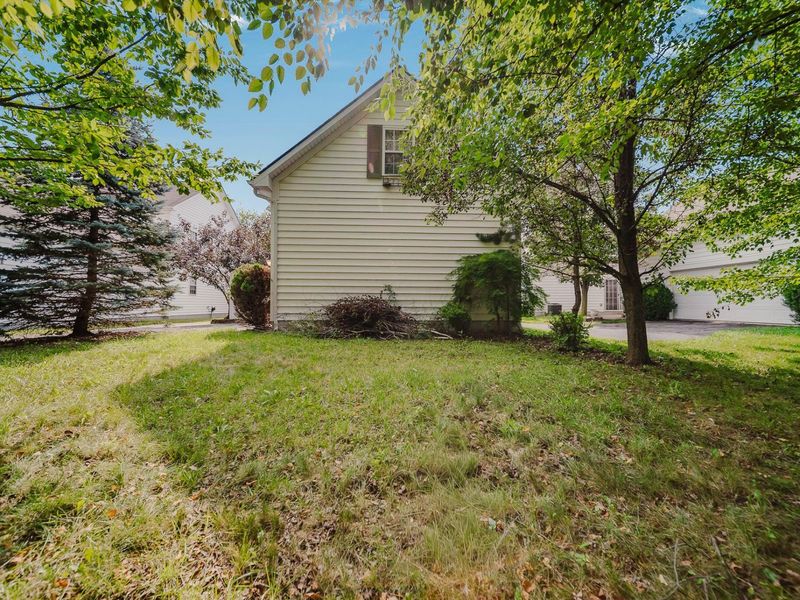 4042 Peregrine Pass Drive, Columbus, OH 43230 Photo 32