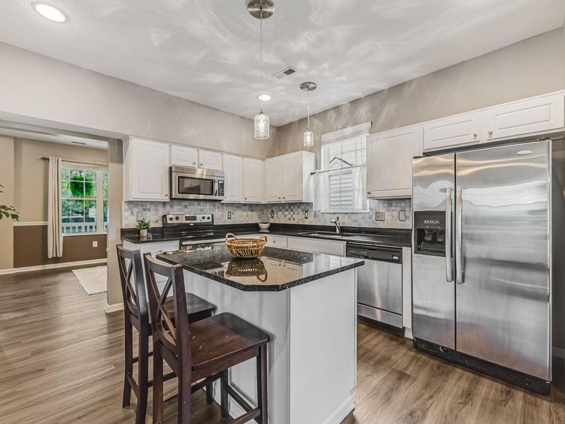 4042 Peregrine Pass Drive, Columbus, OH 43230 Photo 6