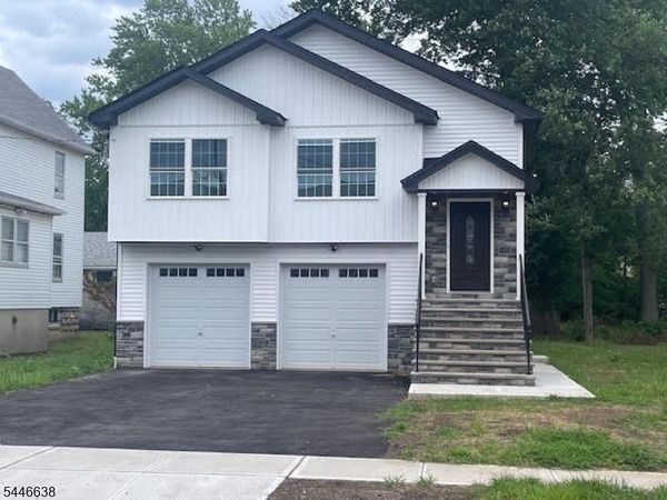 217 W 2Nd Ave, Roselle, NJ 07203