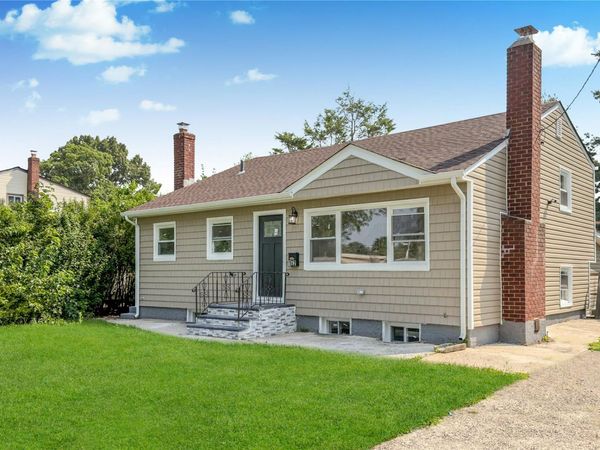 162 State Street , Westbury, NY 11590