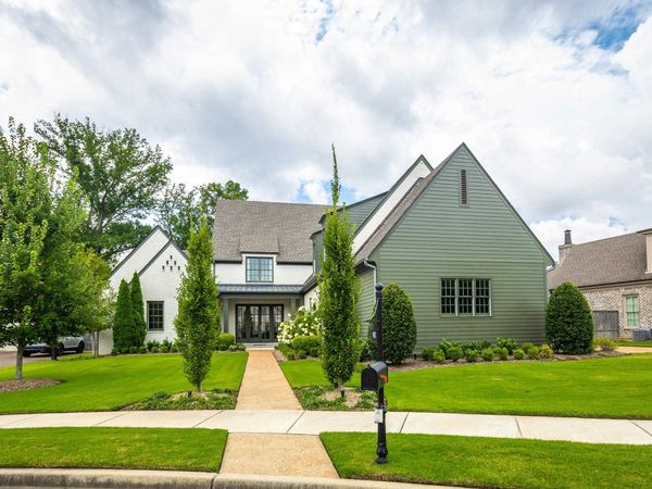 9071 N WINSTON WOODS CIR, Germantown, TN 38139