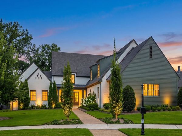 9071 N WINSTON WOODS CIR, Germantown, TN 38139