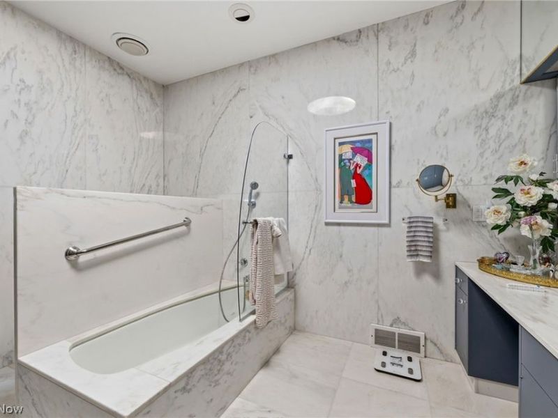 2112 Acacia Park Drive, Unit 607, Lyndhurst, OH 44124 Photo 21