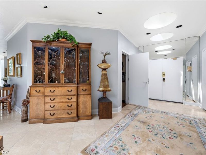 2112 Acacia Park Drive, Unit 607, Lyndhurst, OH 44124 Photo 3