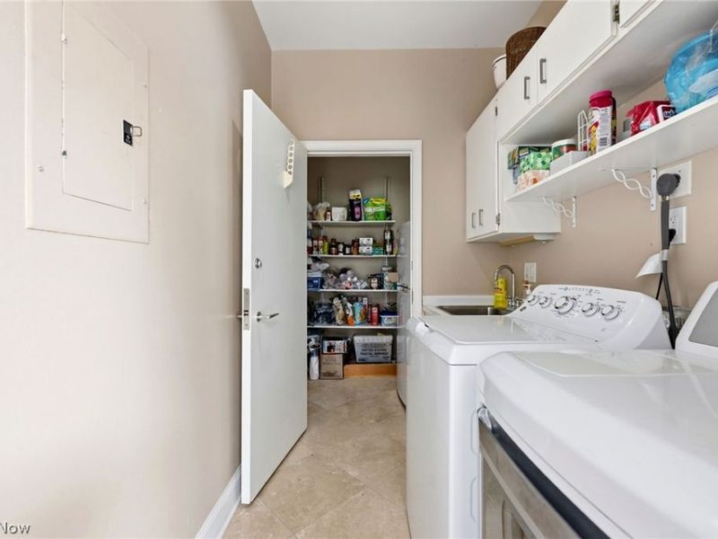 2112 Acacia Park Drive, Unit 607, Lyndhurst, OH 44124 Photo 32