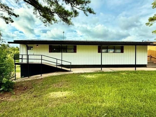 55 Bus Circle, Gadsden, AL 35901