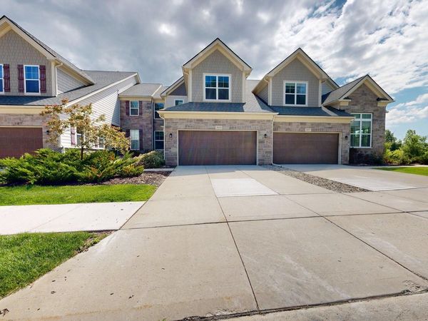 3019 N Spurway Drive, Ann Arbor, MI 48105