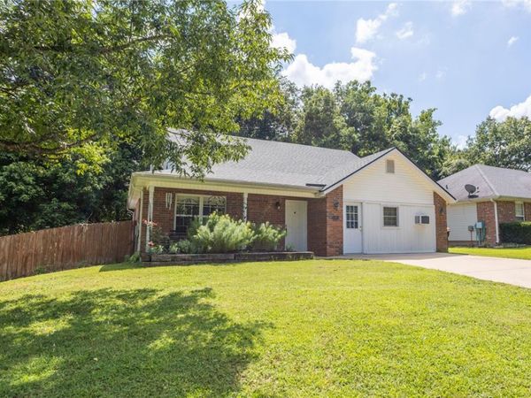 20756 Lakeshore Drive, Springdale, AR 72764