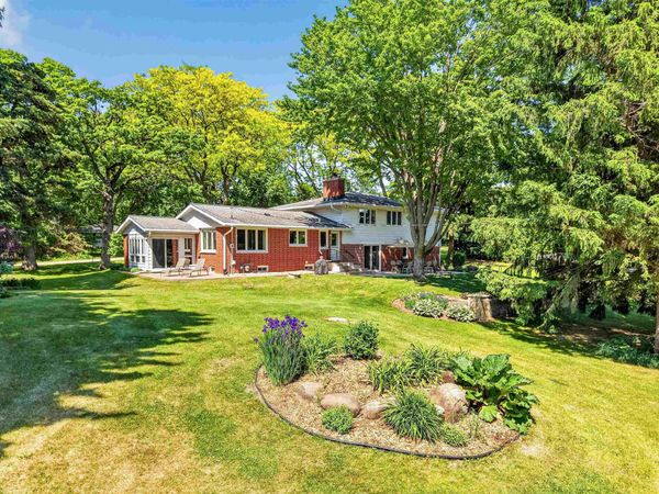 5567 Shamrock Lane, Fitchburg, WI 53711