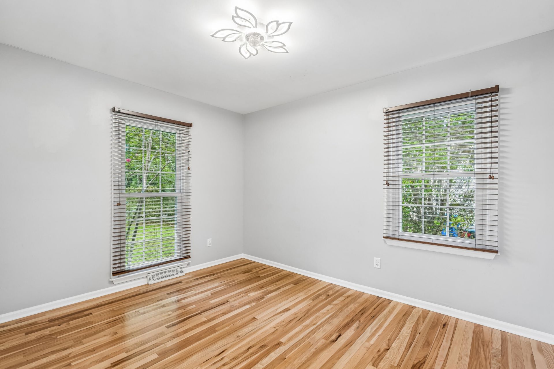 952 Anchor Road Photo 33