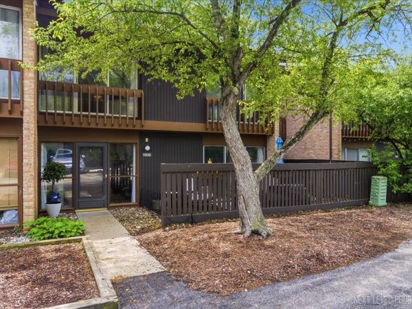 5936 Greenview Road, Unit 5936, Lisle, IL 60532
