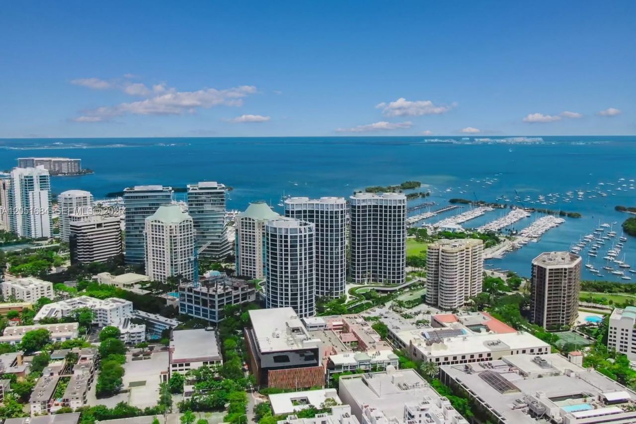 2811 S Bayshore Dr , Unit 6A, Miami, FL 33133 Photo