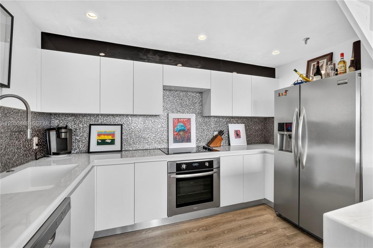 1000 Venetian Way, Unit 810, Miami Beach, FL 33139 Photo
