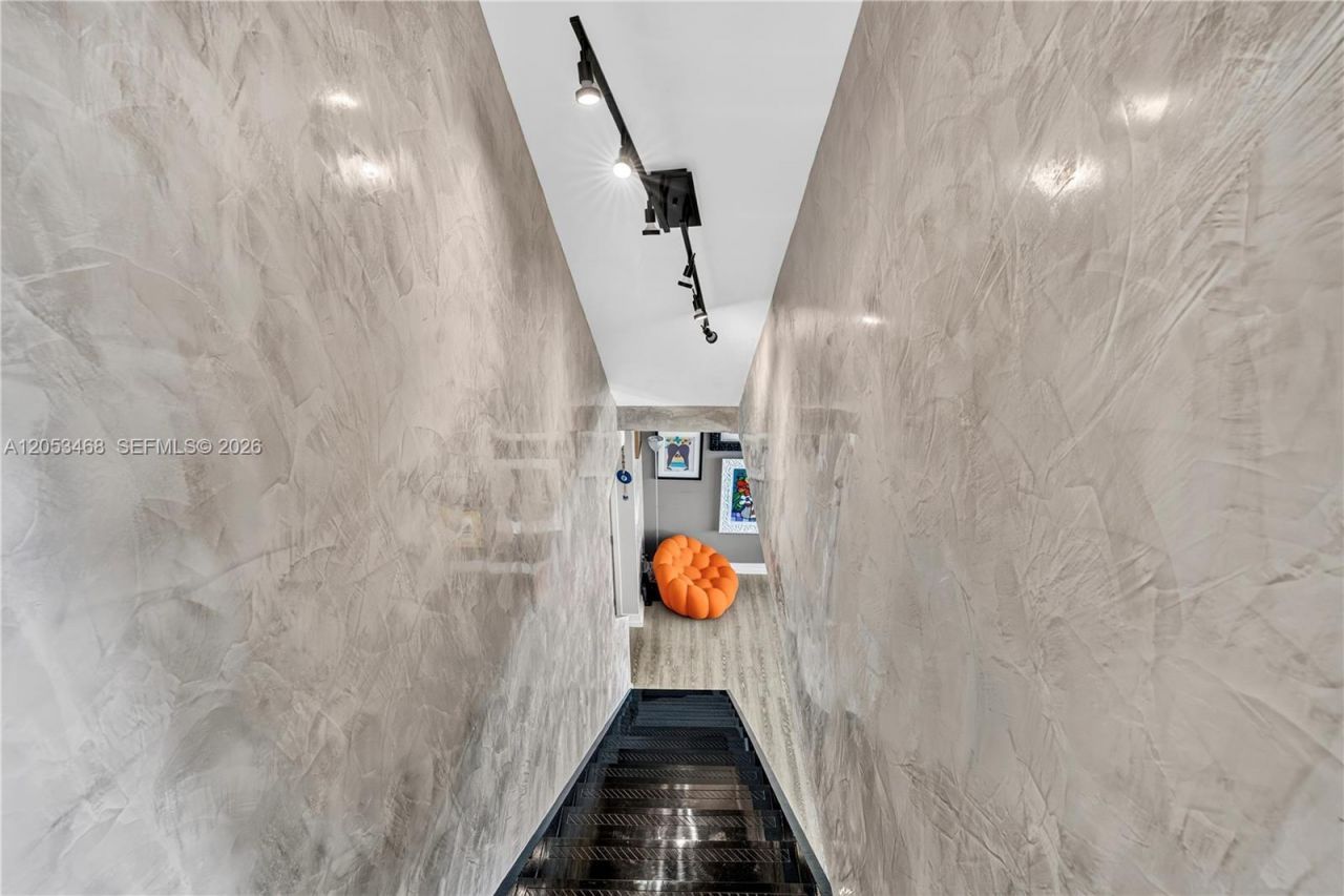 1000 Venetian Way, Unit 810, Miami Beach, FL 33139 Photo