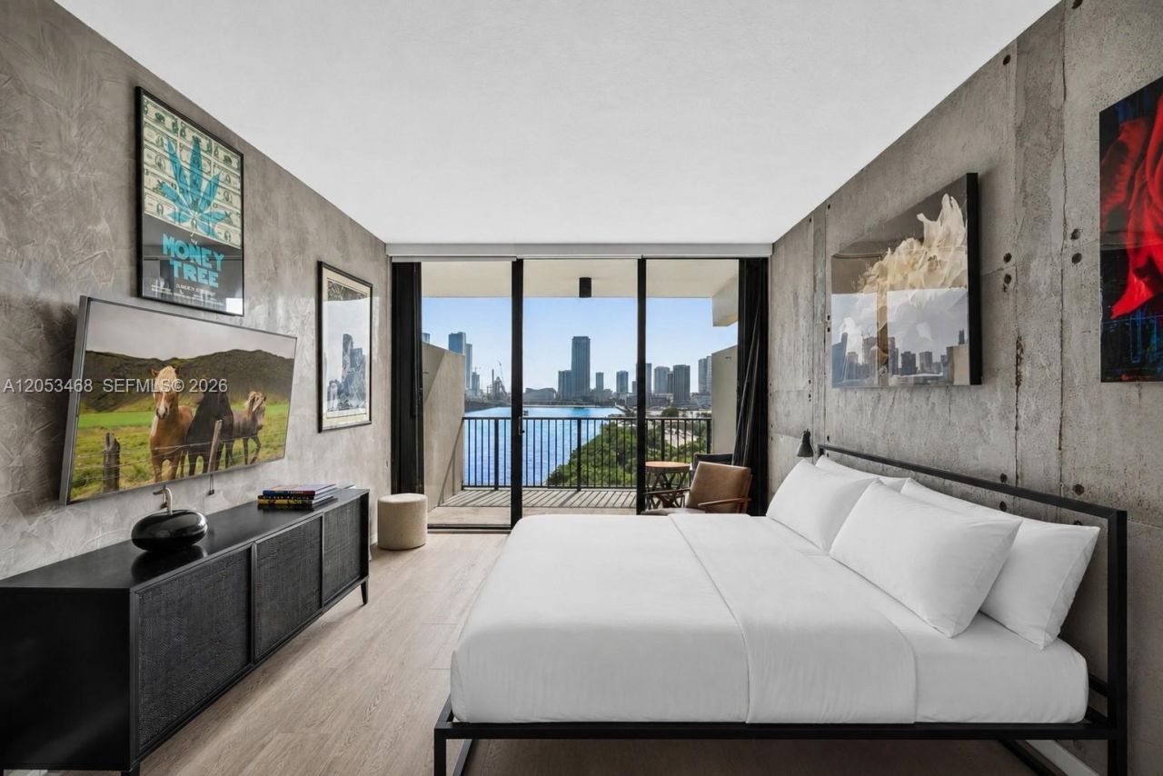 1000 Venetian Way, Unit 810, Miami Beach, FL 33139 Photo