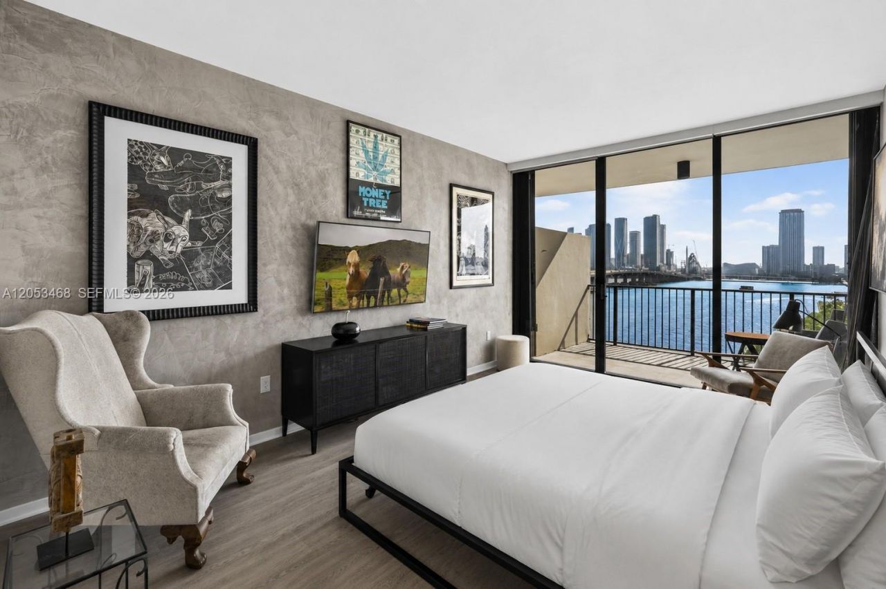 1000 Venetian Way, Unit 810, Miami Beach, FL 33139 Photo