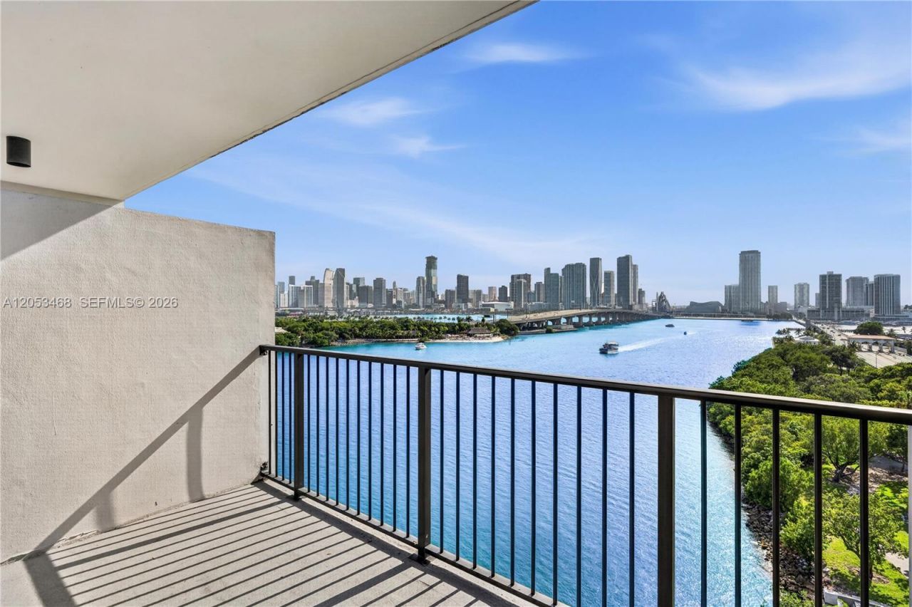 1000 Venetian Way, Unit 810, Miami Beach, FL 33139 Photo
