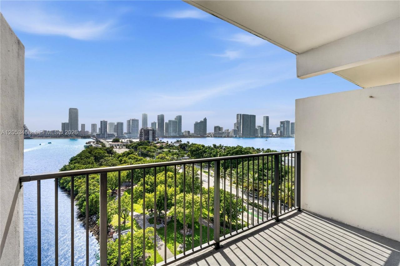 1000 Venetian Way, Unit 810, Miami Beach, FL 33139 Photo