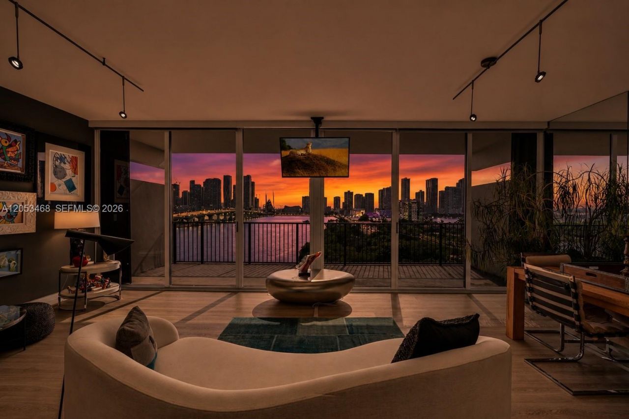 1000 Venetian Way, Unit 810, Miami Beach, FL 33139 Photo
