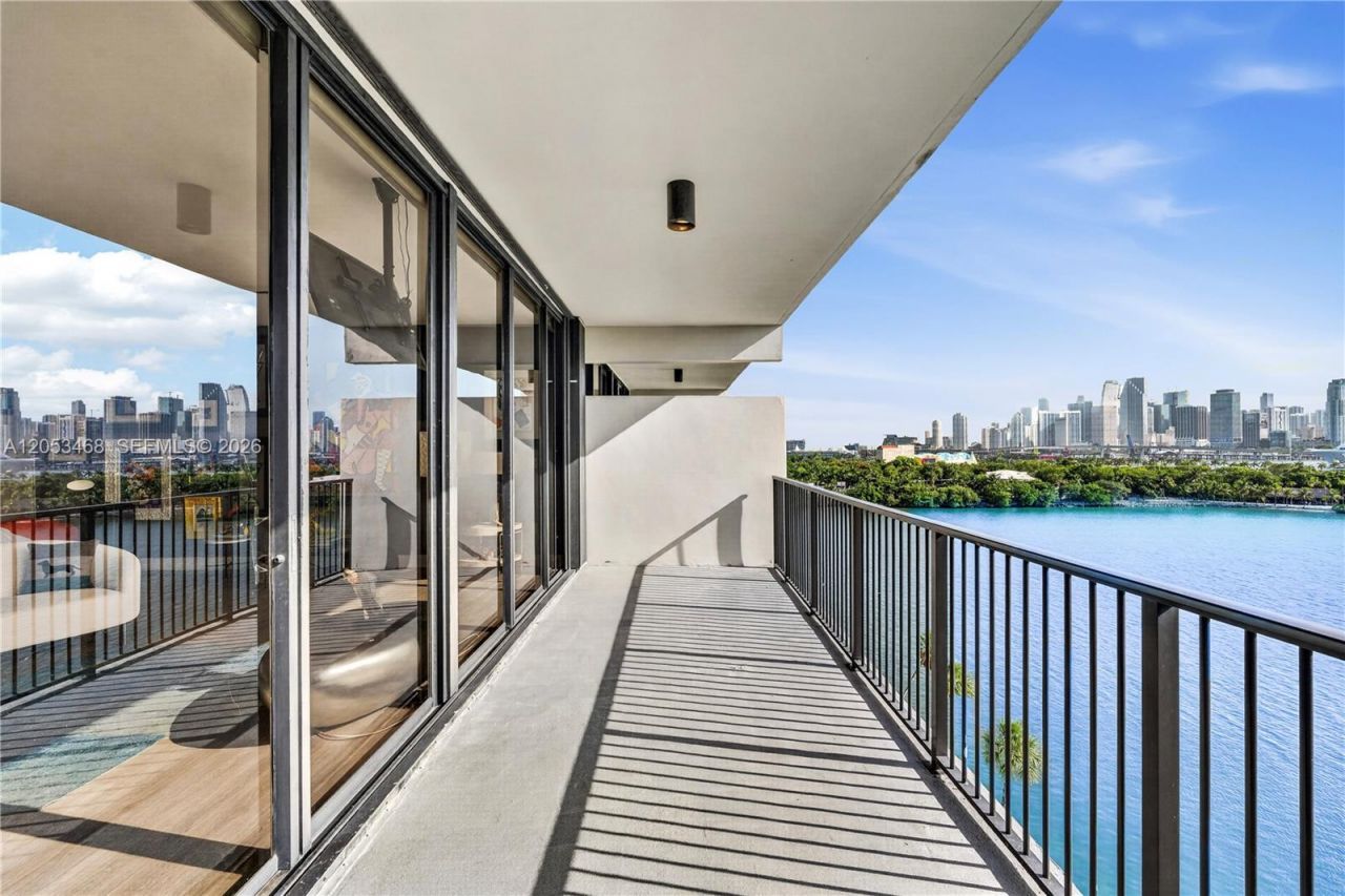 1000 Venetian Way, Unit 810, Miami Beach, FL 33139 Photo