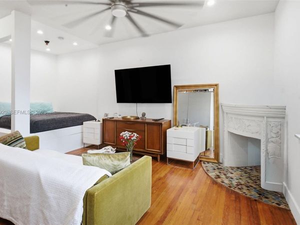 750 Espanola Way , Unit 5, Miami Beach, FL 33139