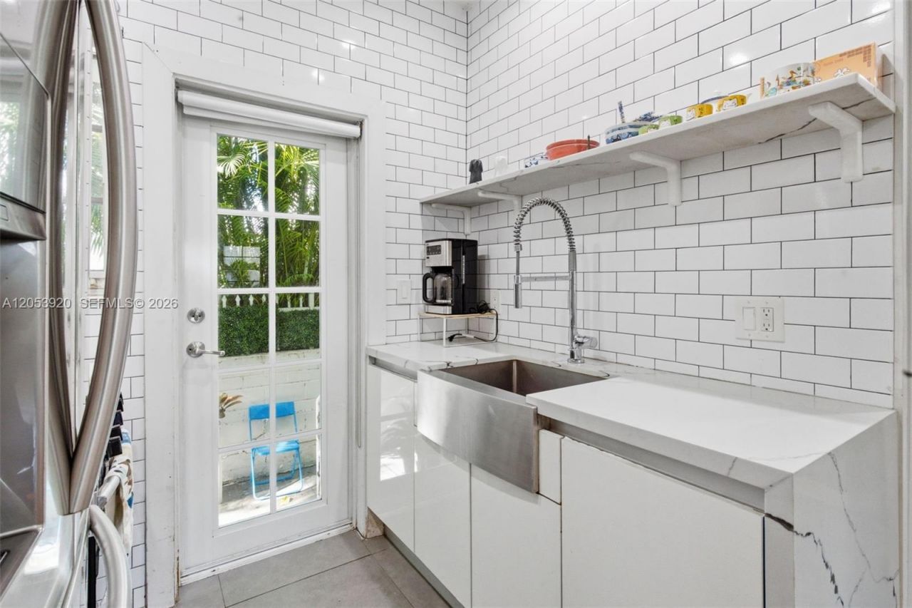 750 Espanola Way , Unit 5, Miami Beach, FL 33139 Photo