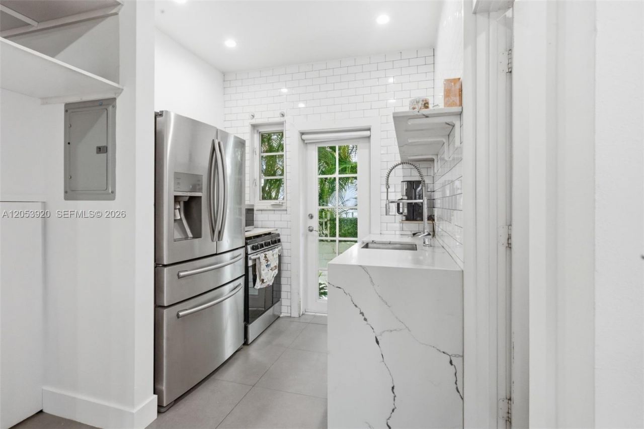750 Espanola Way , Unit 5, Miami Beach, FL 33139 Photo