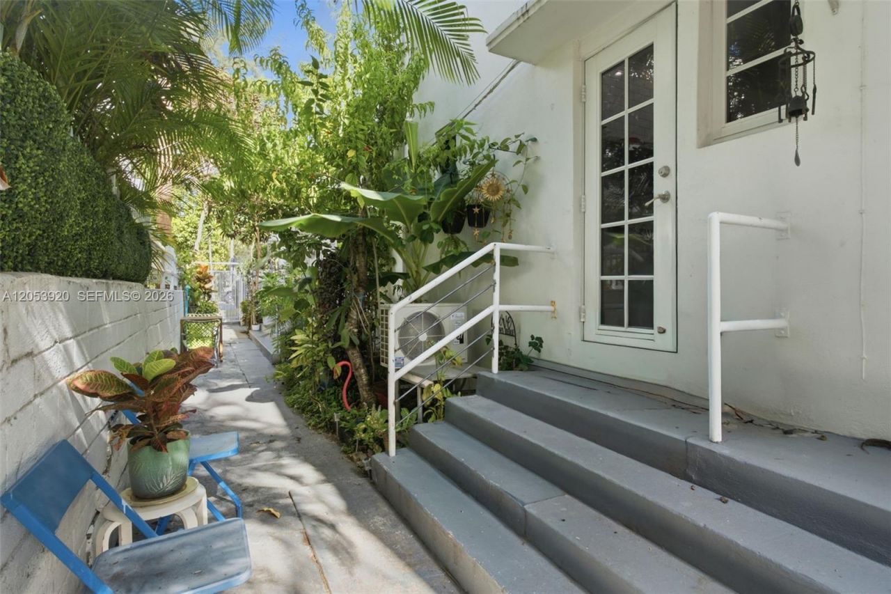 750 Espanola Way , Unit 5, Miami Beach, FL 33139 Photo