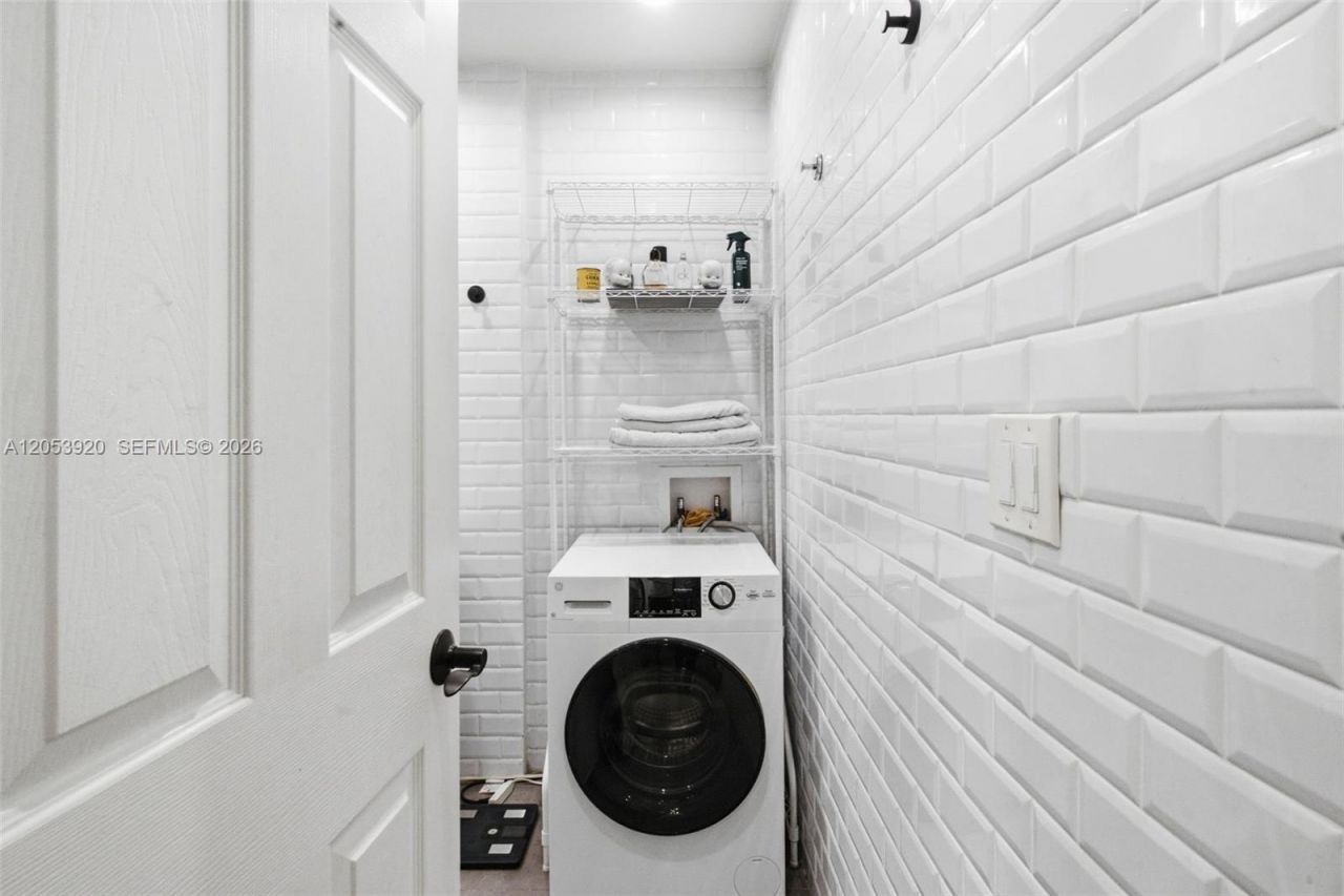 750 Espanola Way , Unit 5, Miami Beach, FL 33139 Photo