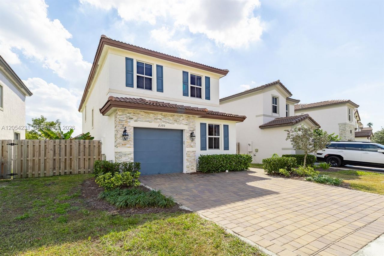 2370 NW 131st Cir, Miami, FL 33167 Photo