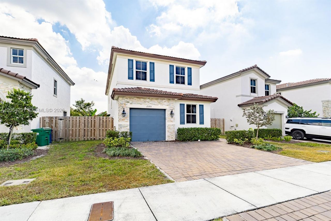 2370 NW 131st Cir, Miami, FL 33167 Photo