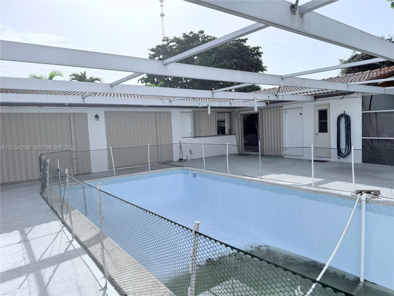 21105 NW Miami Ct , Miami Gardens, FL 33169 Photo