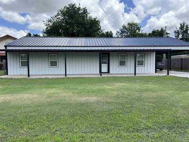 110 S Grove Street, Apache, OK 73006