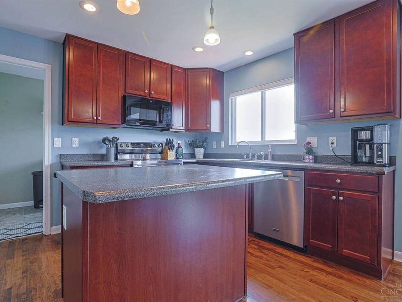 7218 Ruwes Oak Drive, Green Township, OH 45248 Photo 12