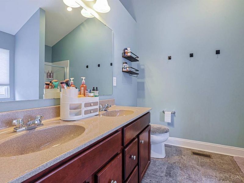 7218 Ruwes Oak Drive, Green Township, OH 45248 Photo 24