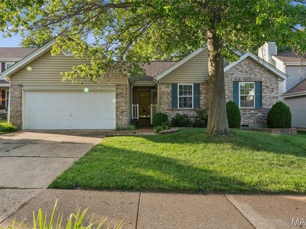 16423 Laurel Park Court , Grover, MO 63040