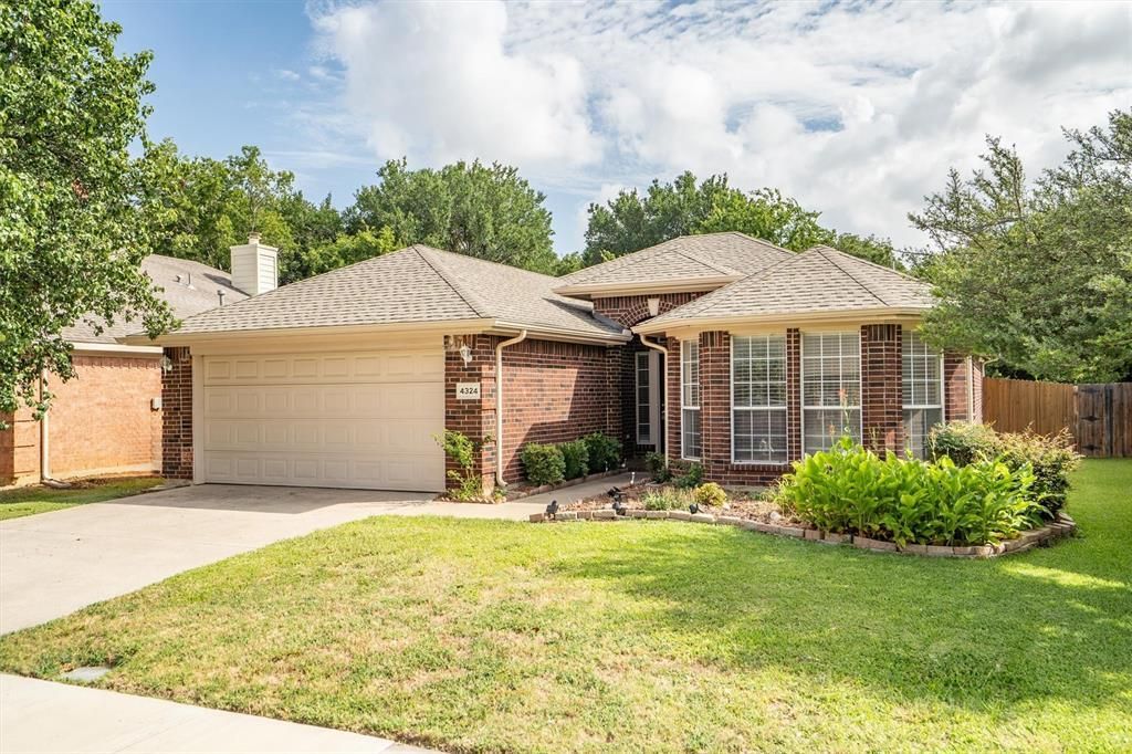 4324 Stone Hollow Way, Fort Worth, TX 76040 Main Photo