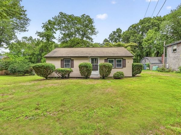 42 Cottage Dr, Holliston, MA 01746