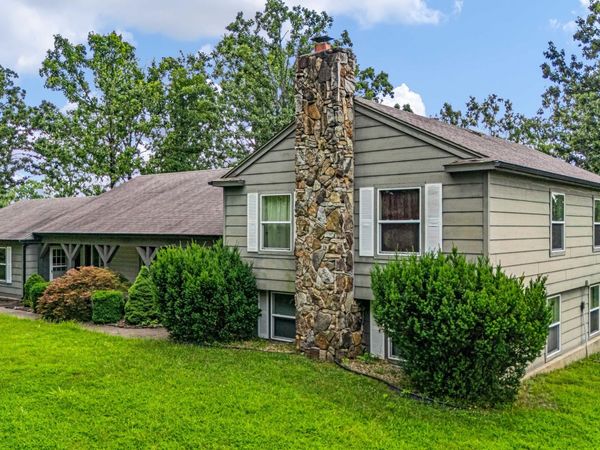 2502 County Road 6380 , West Plains, MO 65775